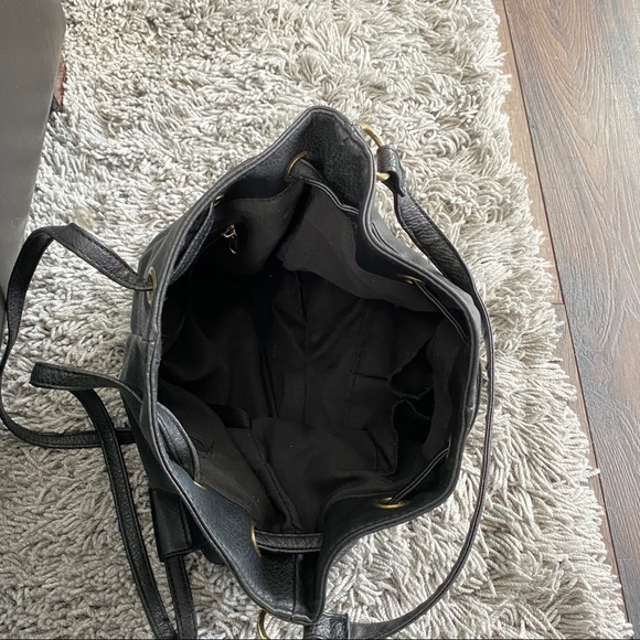 Bucket Backpack w/ gromets, zipper detailing - Picture 6 of 6